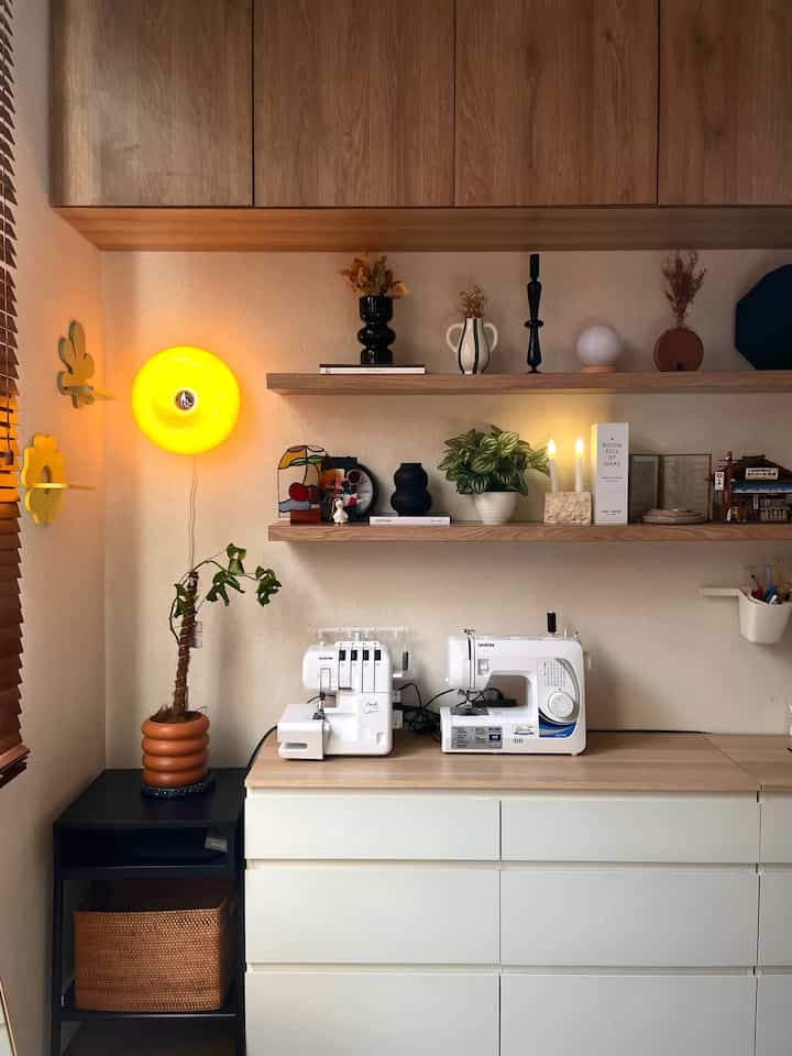 ⭐️Top 4 Recent Decor Product⭐️

1. Coffee table, sebelumnya belum punya coffee table, maka aku mencari coffee table dengan warna hitam yang ukurannya pas dan dengan design yang minimalis.
2. WiZ Bulb Lighting yang punya banyak preset warna bikin ruangan sesuai mood yang aku mau.
3. Marmer Candle Holder. Sebagai detail dekorasi menambah estetika.
4. Sarung Bantal linen, dengan warna natural untuk membuat ruangan jadi lebih cozy.
_
#RekomendasiProduk
#SpillBarangMurah
#LampuDekorasi
#CoffeeTable

