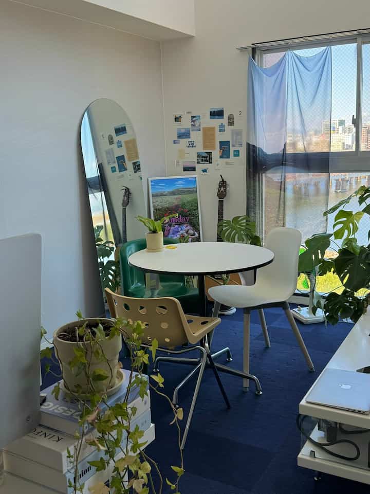 今年はおっきいクリスマスツリー買うんだぁ🎄

#インテリア #ワンルーム #ワンルームインテリア #二人暮らし #二人暮らしインテリア #韓国インテリア #タイルカーペット #カーペット #インテリア配色 