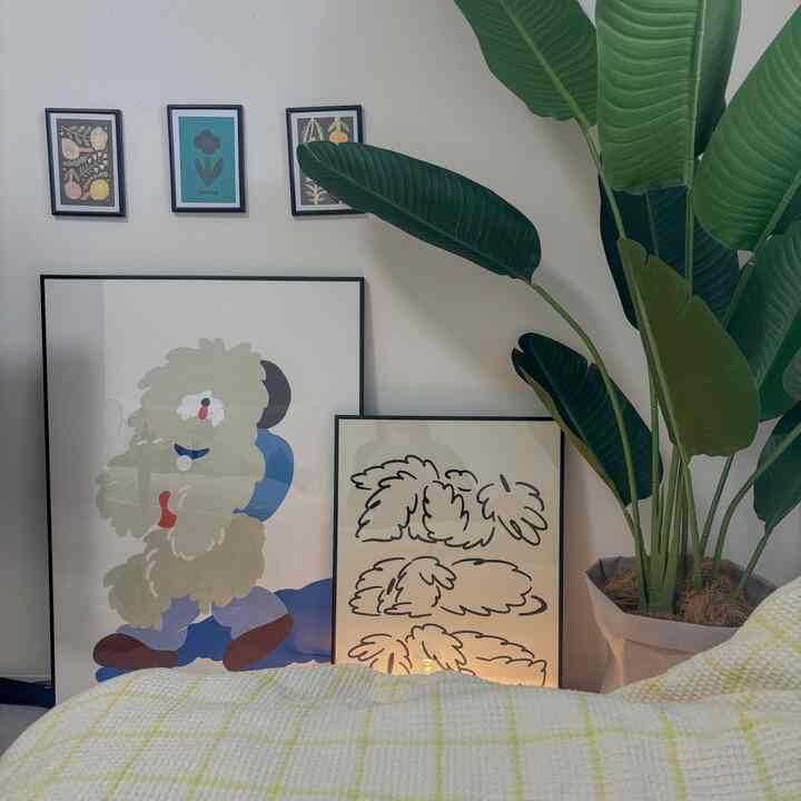 When I first moved in 🏠
My favorite art from tounou 🐶

#livingalone #アート #アートポスター #観葉植物 #造花 #フェイクグリーン #ベッドインテリア