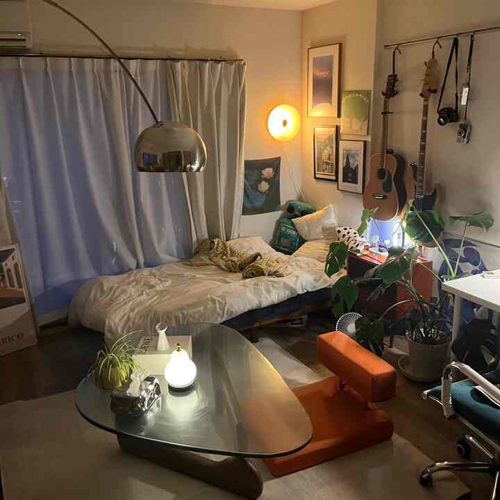 夜🌉

#ひとり暮らしインテリア
#韓国インテリア
#北欧インテリア
#ミッドセンチュリーモダン
#アートのある暮らし
#グリーンのある暮らし
#観葉植物 #間接照明
#一人暮らし
#8畳1k #8畳