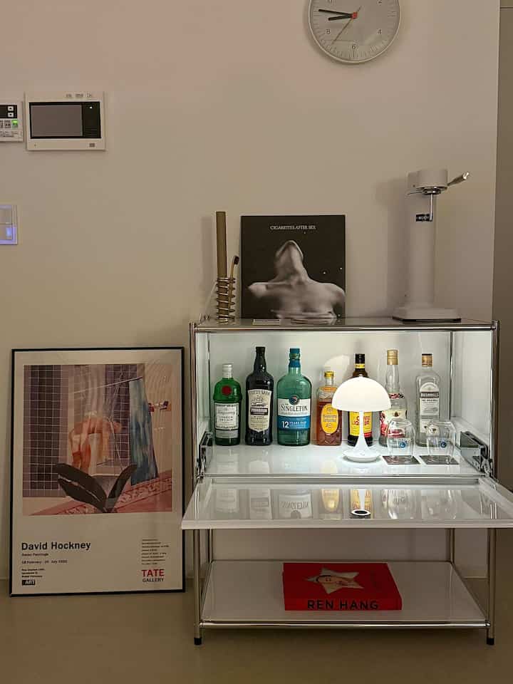 最近の趣味はウィスキー集め🥃
色々飲んでみて最近はスコッチが1番好きかなあ。芳香な香りも楽しめるのも魅力。
#ナイトムード #ウィスキー #カクテル 