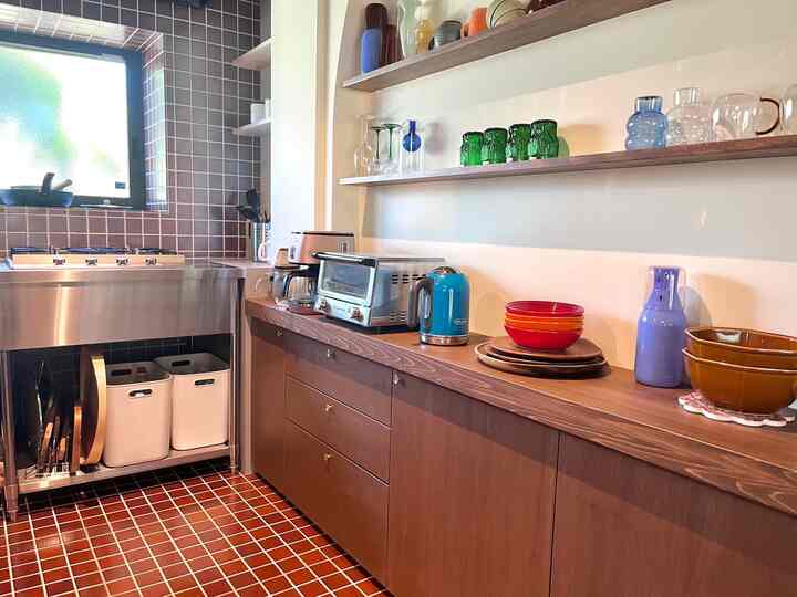 #キッチン #キッチン家具 #キッチン小物 #キッチン飾り #キッチン収納 #キッチン雑貨 #キッチンインテリア #タイル #タイルの床 #リノベーション #一戸建て #一戸建てリノベ #カラフル #カラフルなインテリア #ミッドセンチュリー #midcentury #IKEA #TESAMMANS #食器 #食器棚 #グラス #colorful #colorfulinterior #renovation #kitcheninterior