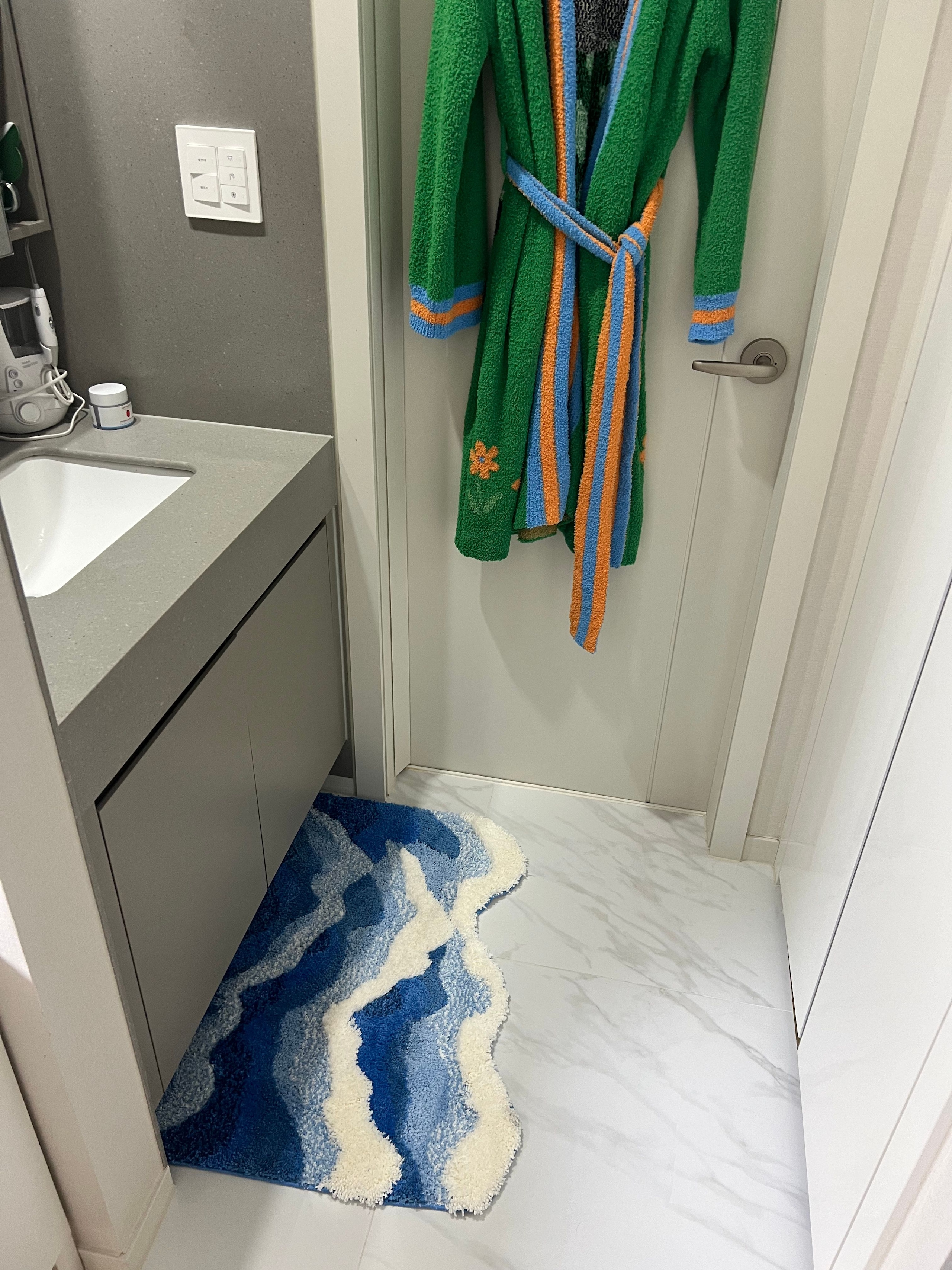 Wavy Blue Tufted Rug user photo