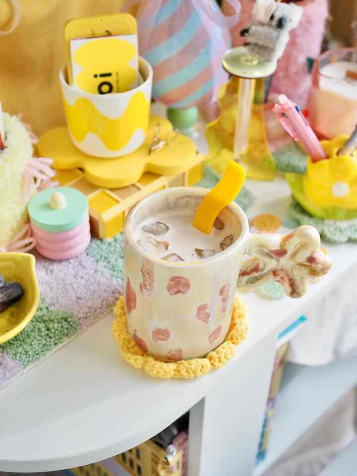 韓国で買ったマグカップ💛
ヒトデみたいなハンドルが珍しくて一目惚れ🥹★

#カラフルインテリア #韓国インテリア #イエローインテリア #カラフルポップ