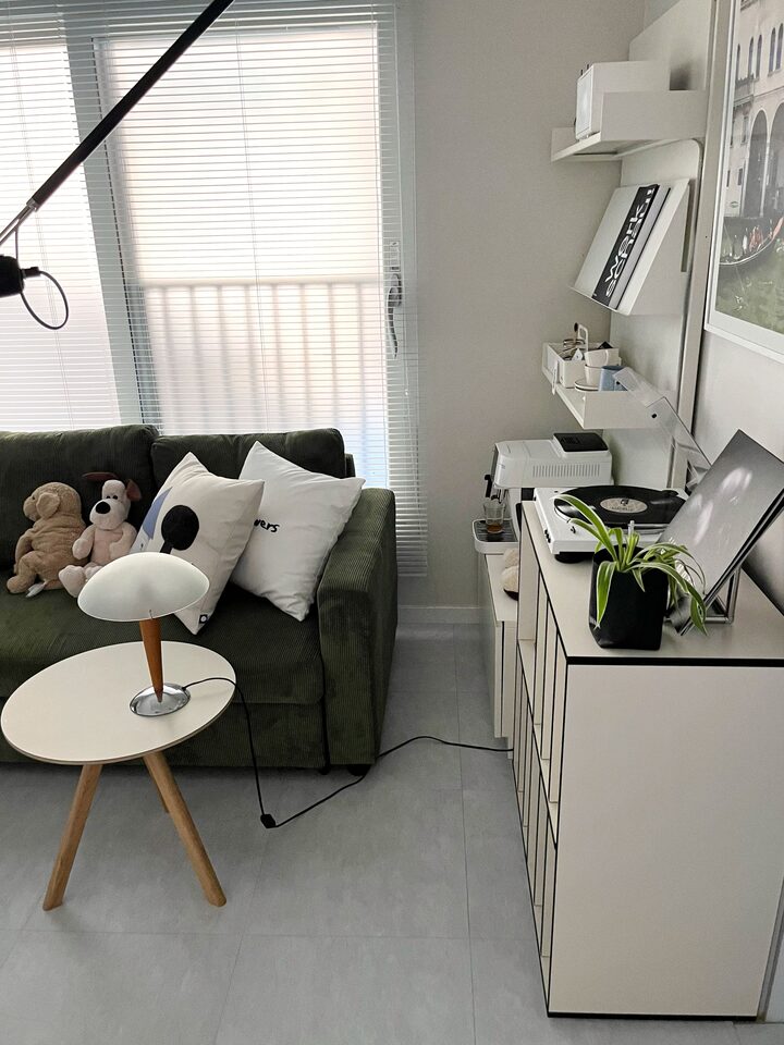 short form carousel card thumbnail