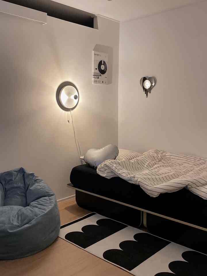 ＃息子＃バンスターズラムハッ~~~ㅋㅋㅋㅋㅋㅋㅋㅋㅋㅋㅋㅋ
⠀
⠀
⠀
#壁時計 @tangui.official
＃ベッド@aneuk_company
#ラグ
⠀
⠀
⠀
＃息子部屋＃ルームスターグラム＃ルームインテリア＃部屋を飾る＃今日の家
