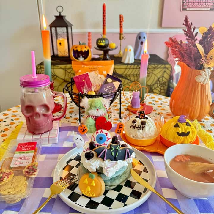 KALDIで購入したブルーパンケーキミックスを使ってパンケーキを作りした🧑‍🍳
コツは濡布巾でこまめに冷やしながら低音でじっくり焼くことです🥞
もちもち食感で美味しかったです🩵

#KALDI #カルディ #ハロウィン #ハロウィンメニュー #ハロウィンインテリア 