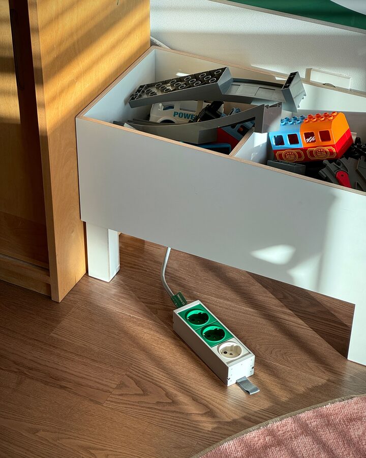 short form carousel card thumbnail