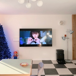 이제 힘들게 손목 써가며 청소하지 마세요.
소파에 누워 TV도 보고 편하게 쉬기만 하세요.
청소는 에코백스 로봇청소기가 다 해줄 거예요 🪄✮⋆˙ 
높은 청소 정밀도와 제로탱글 기술의 엉킴 방지가 적용된
글로벌 누적 1위 로봇청소기 브랜드, 에코백스 🩵
12,800Pa의 강력한 흡입력으로 사각지대 없이
집안 곳곳 완벽하게 청소되어 속이 다 시원하더라고요.
거기다 70도 온수로 물걸레질까지 싹 해주니
바닥에 있던 얼룩도 다 사라지고 *ㅡ* 
물걸레는 알아서 관리를 해주니
청소기를 청소해 줘야 하는 일이 줄어 너무 편했어요.
전지현님이 모델로 활동하고 있어서 믿음이 더 가는 에코백스 !
11월 빅스마일데이에 올해 마지막 특가를 진행한다고 하는데요!
이제 청소는 디봇 X5 PRO OMNI에게 맡기고,
우리는 집에서 편하게 쉬기만 해요 🫶🏻
#거실인테리어 #거실 #데코타일 #오늘의우리집 #콘수프기록 #에코백스 #ECOVACS #디봇X5프로옴니 #X5PROOMNI #X5프로옴니
#에코백스로봇청소기 #로봇청소기추천 #로봇청소기 #로청 #로청추천 #물걸레로봇청소기
