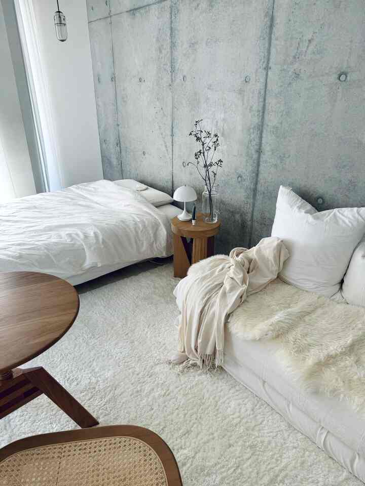 November

Bring out the black accessories and fluffy things
2 more calendars left

#preparing for winter
#objects
#artists
#art