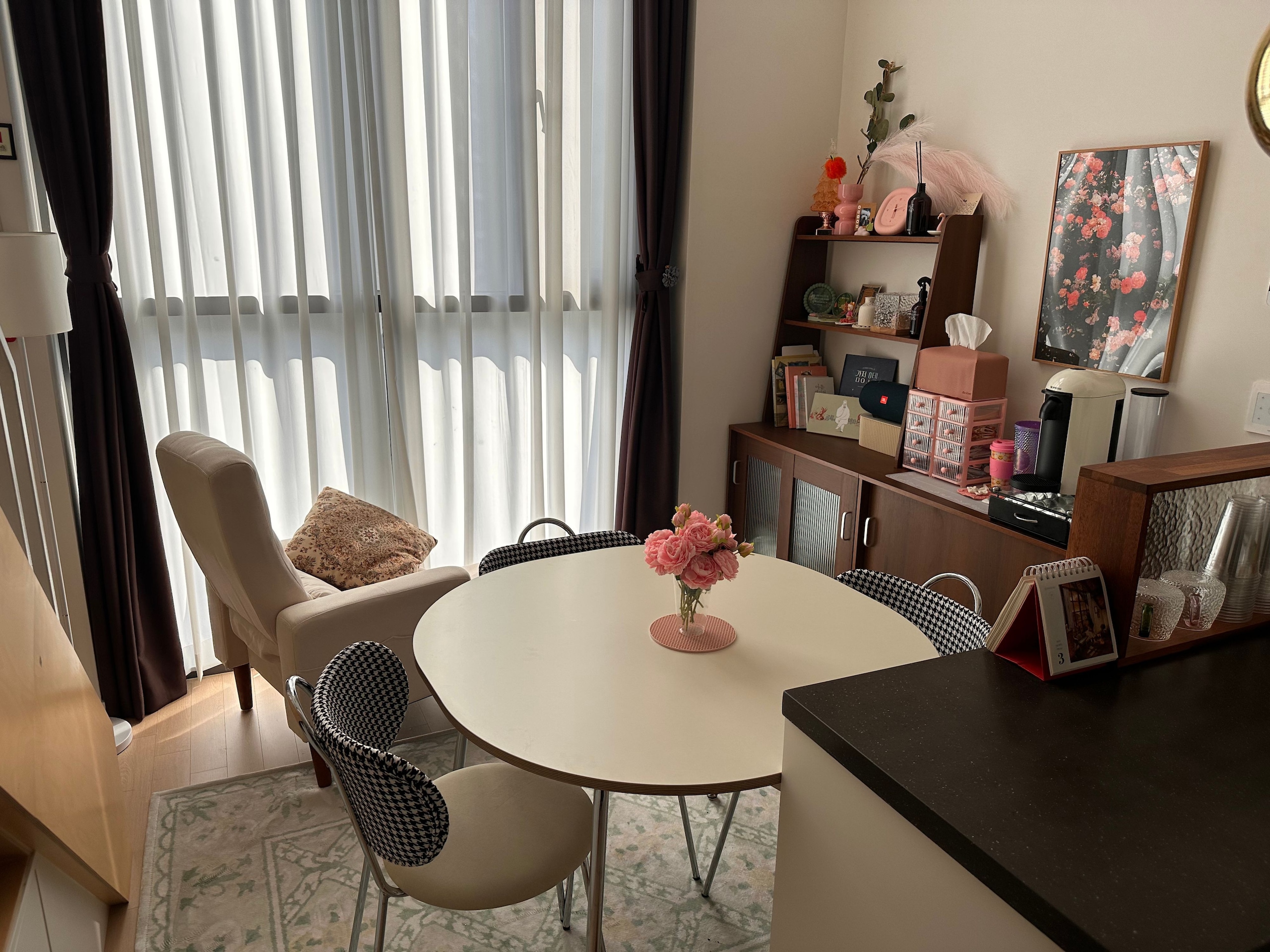 Rounded Square Dining Table user photo