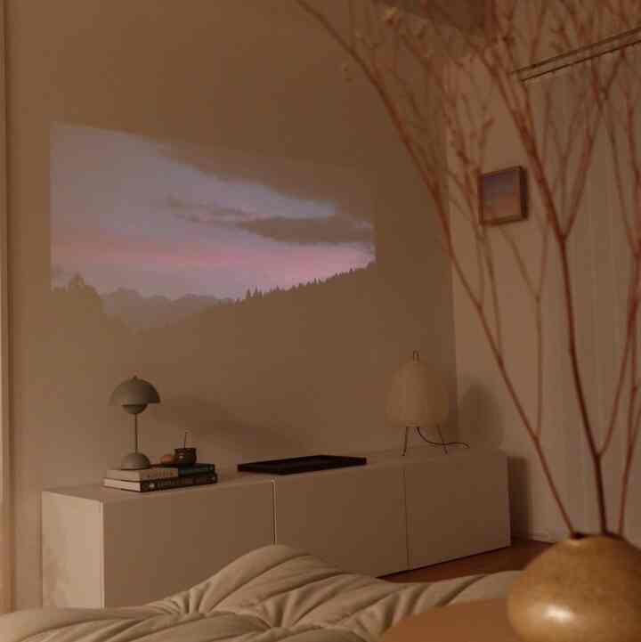 プロジェクターで天狗の台所を見るのが毎週の楽しみ🤭✨ #プロジェクターのある生活 #北欧インテリア #リビング #3LDK 