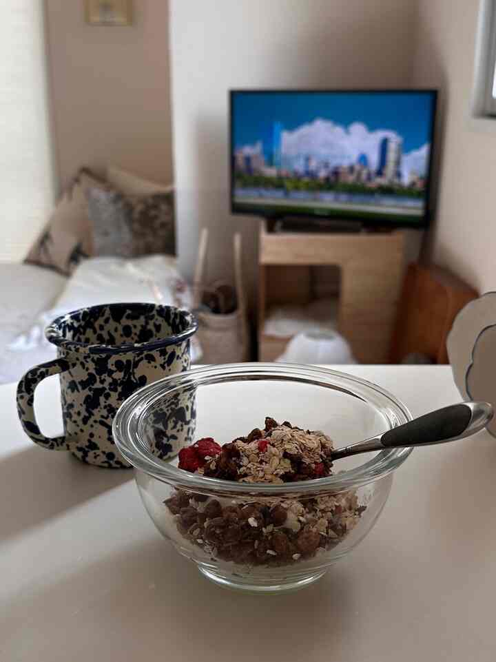 #morning #ブランチ
#Perlengkapan interior Skandinavia #北欧インテリアのある暮らし #ディインテリア #賃貸で暮らすとゆう選択 #賃貸生活 #賃貸マンション暮らし #猫と暮らす部屋 #猫と暮らす部屋づくり #マキシマリストの部屋 #マキシマリストの部屋づくり #マキシマリストの工夫 #ikea家具 #ドーナツライト #モロッコ雑貨 #モロッコインテリア #ラグ探し中 #ideeインテリア #無印インテリア #VARMBLIXT #ヴァルムブリクスト #賃貸DIY #壁紙DIY #フロアタイルDIY #暮らしの道具 #zakka #シンプルライフ #ジャパンディインテリアライフ