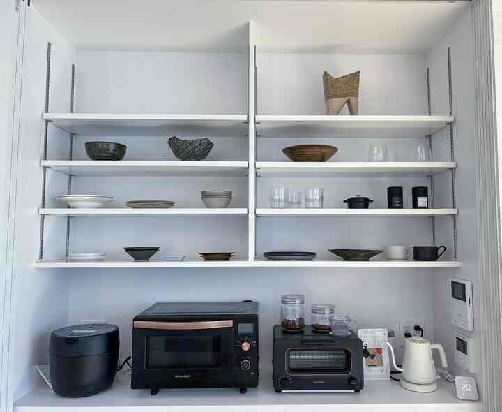 こだわりが詰まったキッチン収納。食器集めも継続して行いたい。。。
#home #house #kitchen #dishes #roomtour
#注文住宅 #家づくり #キッチン #食器集め #インテリア #建築家と造る家 #ルームツアー
#BALMUDA 