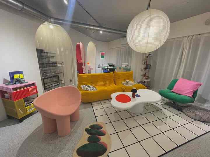自宅リビングの全景。
カラフルインテリアが大好きです。
家具は一点一点納得のいくものを突き詰めてから買っています。

#カラフル #リノベーション #HAY #driade #IKEA