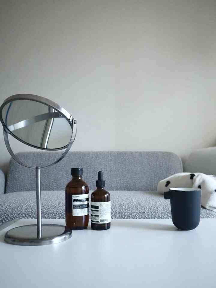 I love this sofa because it can be combined in a number of different ways depending on smoo's lifestyle 🛋️
I also like the fact that the material is pucre, which gives it a Korean interior feel 🩶
It also comes in white and black.
It's compact in size, but has depth and is very comfortable to sit on◎
I'll post the whole sofa again ♪

#KoreanInterior #Aesop #IKEA #シンプルなインテリア #シンプリスト #海外インテリア #無機質インテリア #hmhome #Koreaninterior #Koreainterior #リビングインテリア