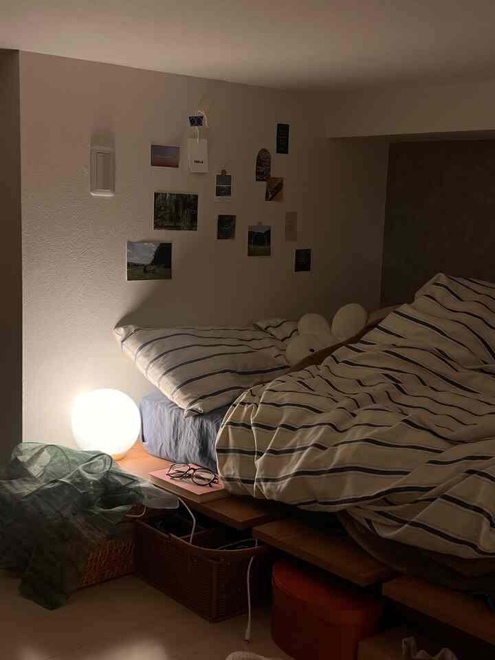 Tempatkan tempat tidur di area loteng untuk menciptakan ruang santai 😌
Aku memutuskan untuk tidak melakukan apa pun hari ini dan pergi ke loteng, yang merupakan ruang bersantaiku sendiri 🛌

#Properti dengan loteng
#kamar tidur
#Catatan kehidupan
#hidup sendiri
#Buatlah ruangan
#perombakan
#Interior Korea
#감성사진
#인테리어
#자취방꾸미기
#집스타그렘
#감성인테리어
