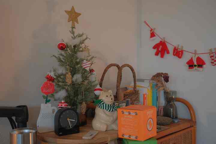 デスク横がクリスマス仕様になりました🎄

#クリスマス
#デスク
#ワークスペース 
#ブラウン
#DIY 
