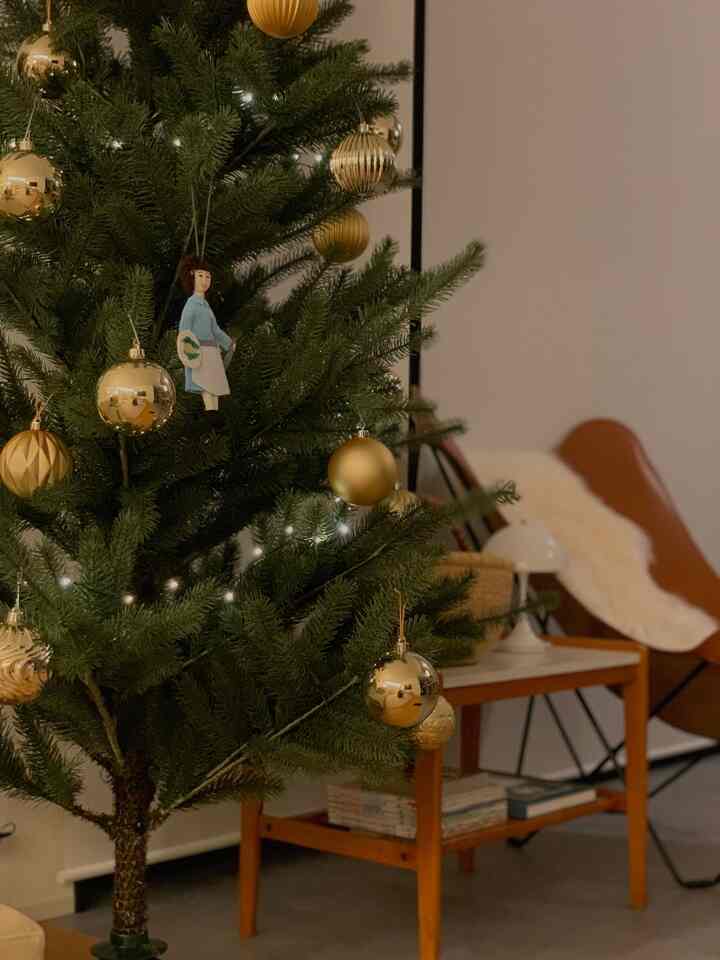 IKEAのクリスマスツリーは大きいのに
値段が優しくてありがたいです🎄

#IKEA #クリスマスツリー　#christmastree
#クリスマスツリー #リビング
#interior #インテリア　#クリスマスオーナメント