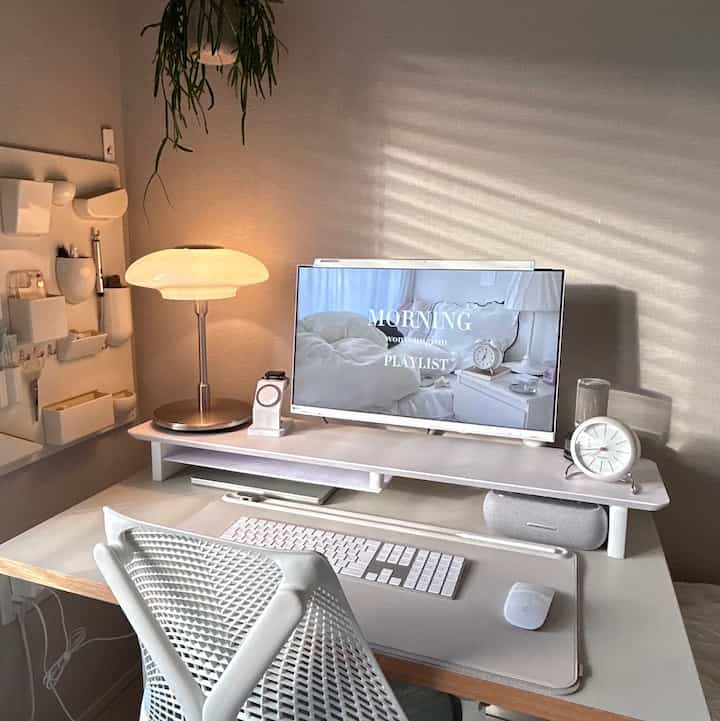 徐々に快適になってきたデスク周り🖥️

#デスク周り #セイルチェア #IKEA