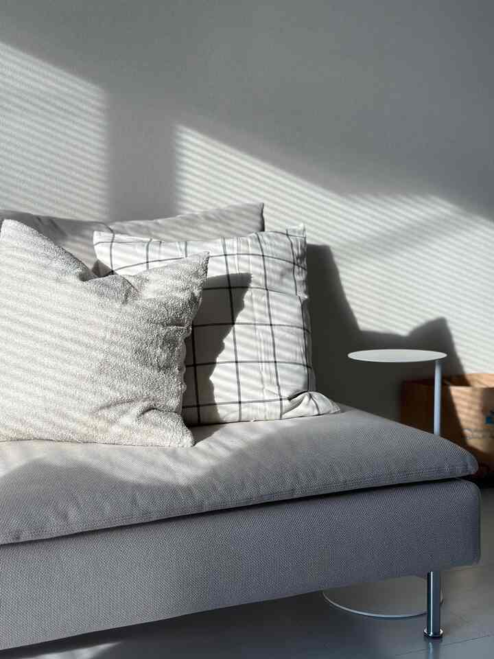久しぶりに行ったIKEAで購入したクッションとカバー。ソファもIKEAだから気付いたらソファ周りIKEAだらけ。 #IKEA #IKEA購入品 #クッション #クッションインテリア #クッションカバー #ソファインテリア 