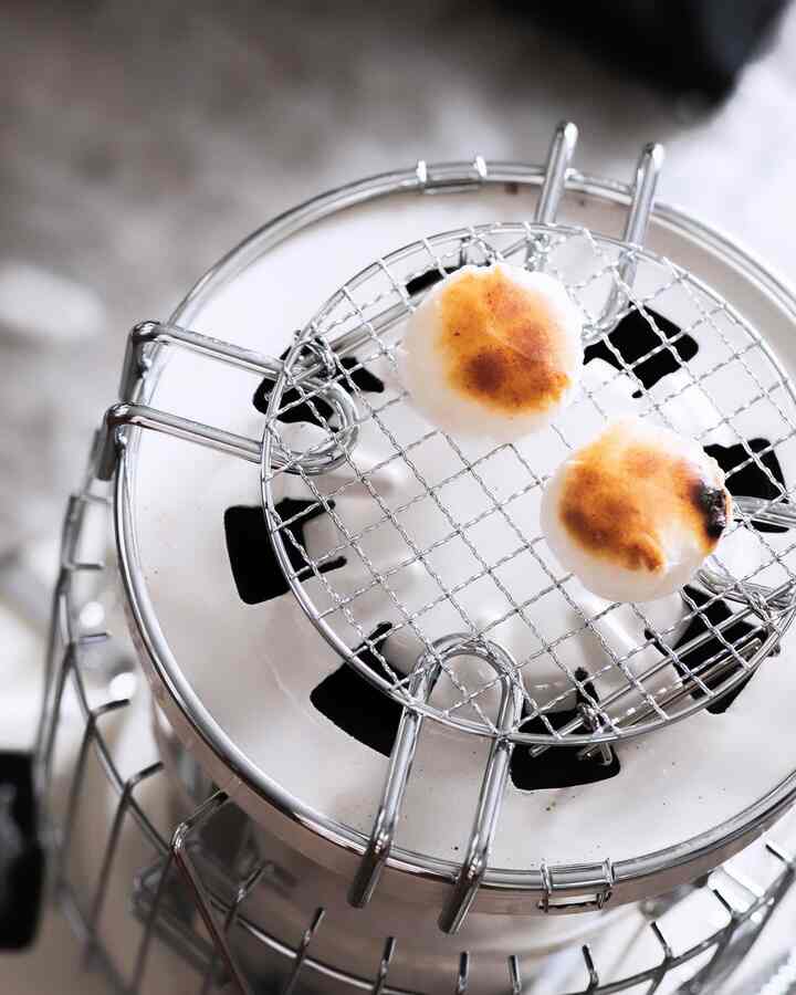 やっと冬の気配が、、
今年の冬もこのストーブにお世話になりながらお餅焼いたり、ダラダラしたいと思います🙈
.
#アラジンブルーフレームストーブ
#ブルーフレームヒーター
