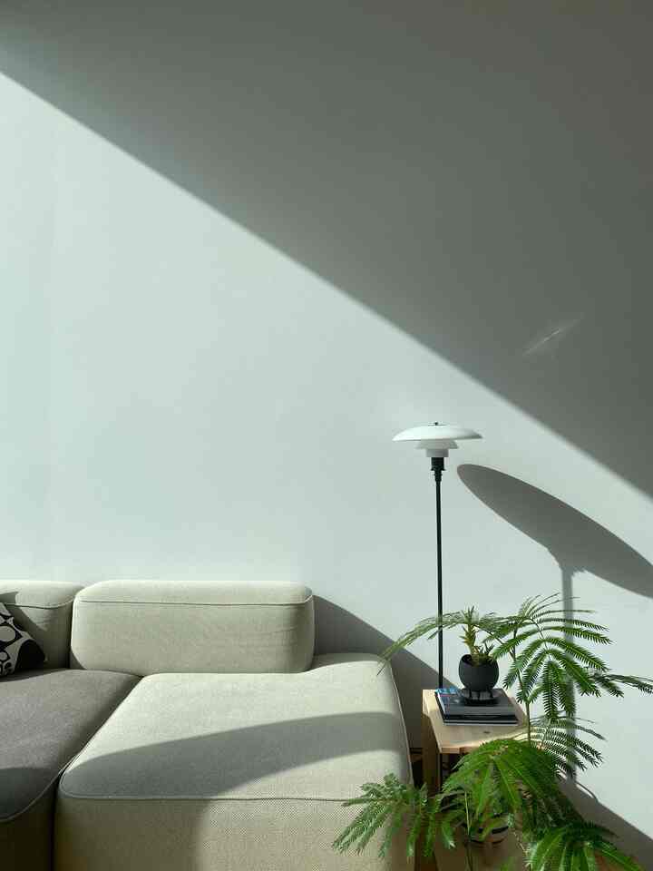 陽の光の入り方とPHのシェードに反射した光

#FRITZHANSEN 
#loiuspoulsen
#metrocs