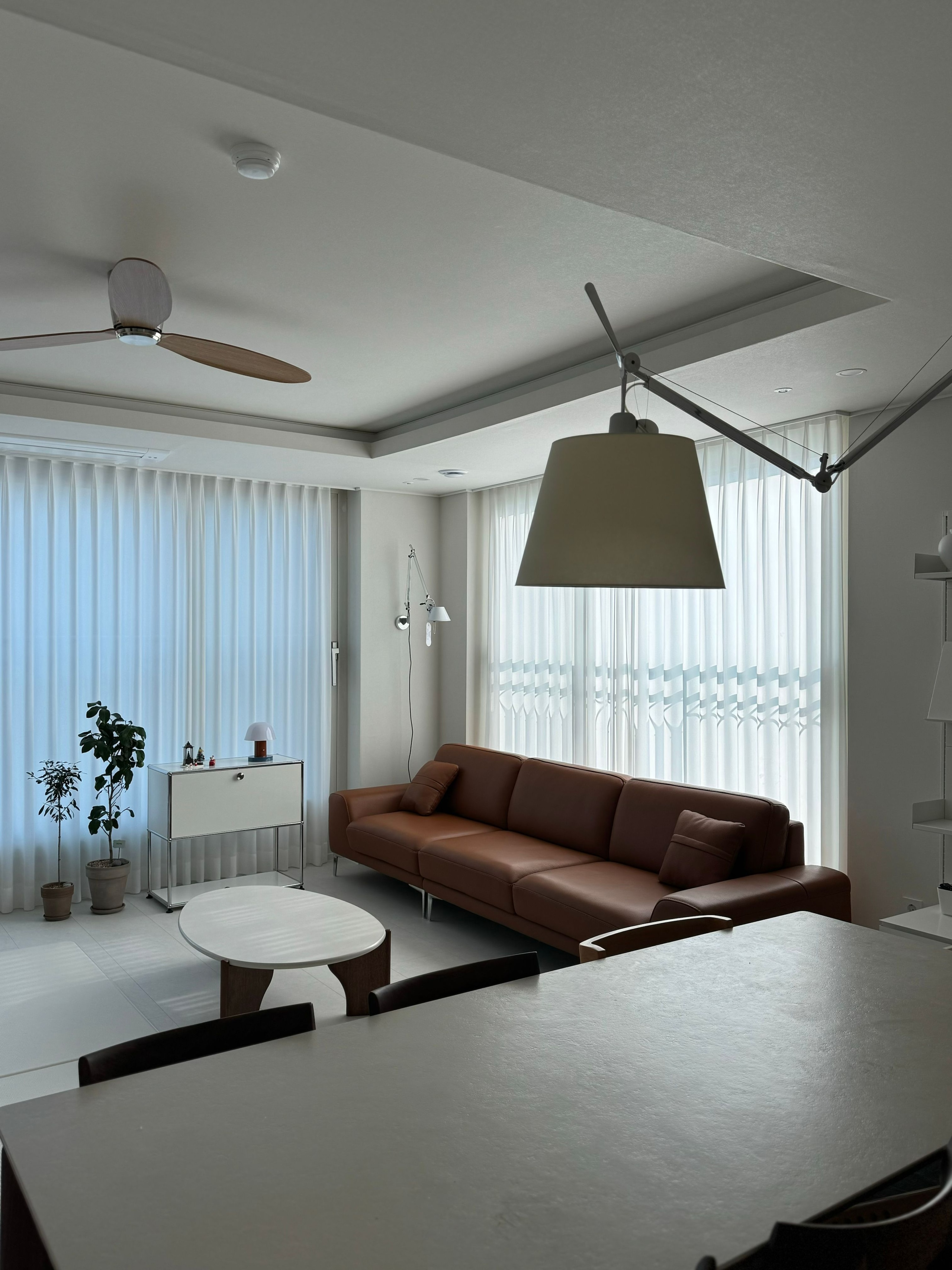 Oval Low-Profile Coffee Table user photo