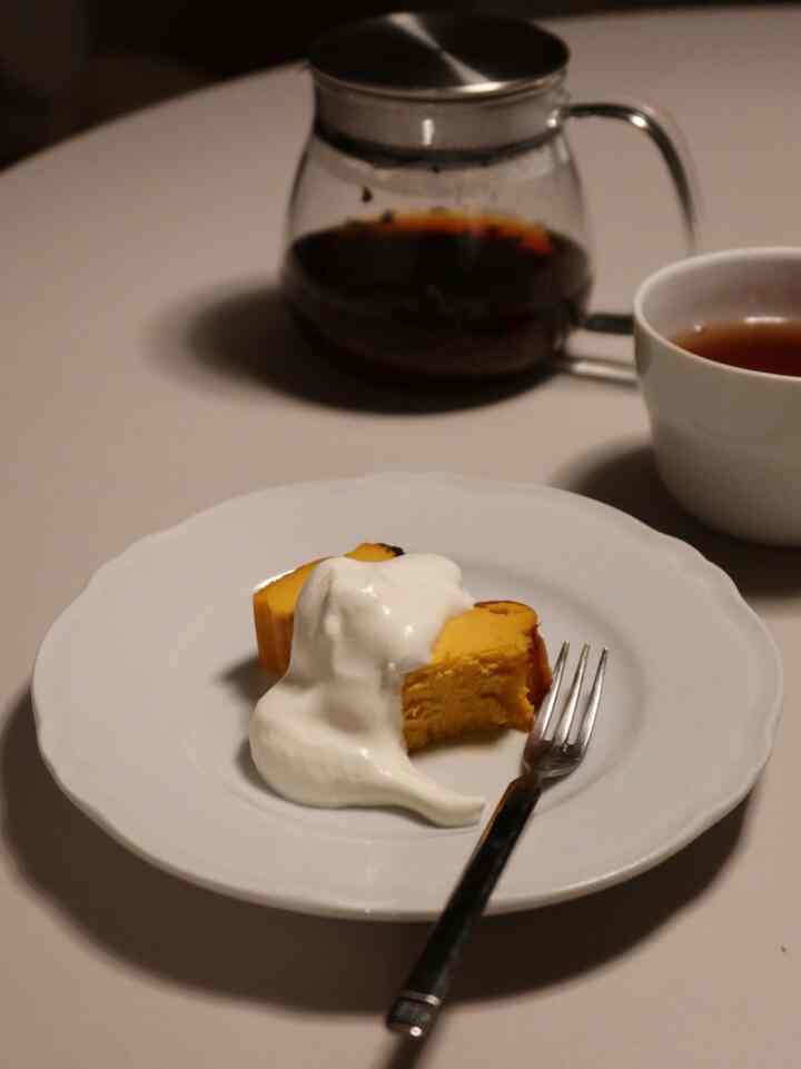 Opening a late-night cafe at home ☕️
#PumpkinCheeseCake #テーブルウェア #お皿 #テーブルインテリア