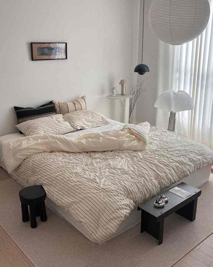 MINI BENCH スチール サイドテーブル［7色］を使ったコーディネート 3