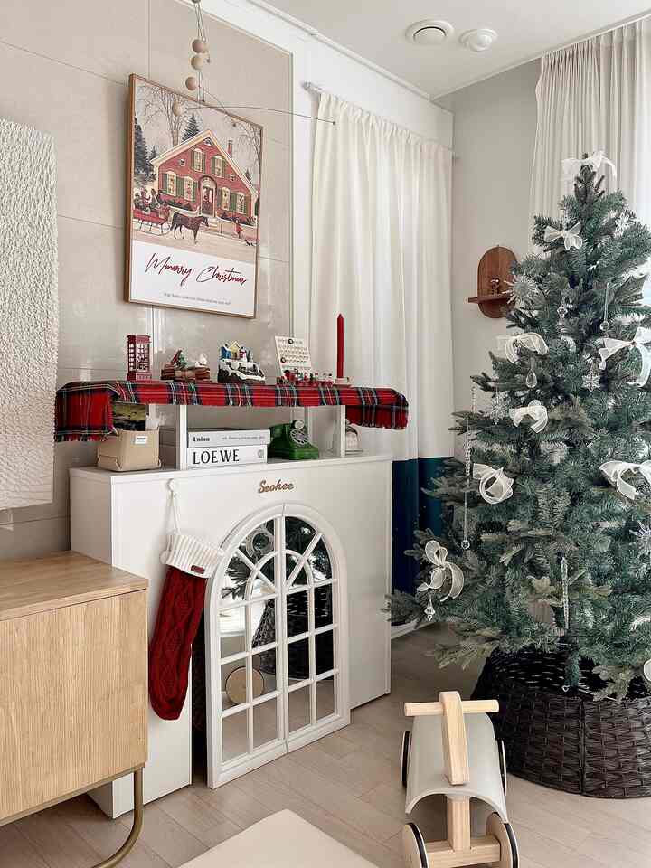 Bukankah Natal aslinya dari bulan November..🎄♥️♥️♥️♥️♥️♥️♥️

Menurutku ini saat yang paling menyenangkan dalam setahun untuk menampilkan barang-barang Natal yang lucu lagi 🥹♥️
Inilah lagu Kutu yang selalu kumainkan akhir-akhir ini🎄🥰

#Ikuti saya #오늘부터크리스마스 #아기가있는집 #육아일상 #아이가있는집 #크리스마스트리 #거실인테리어 