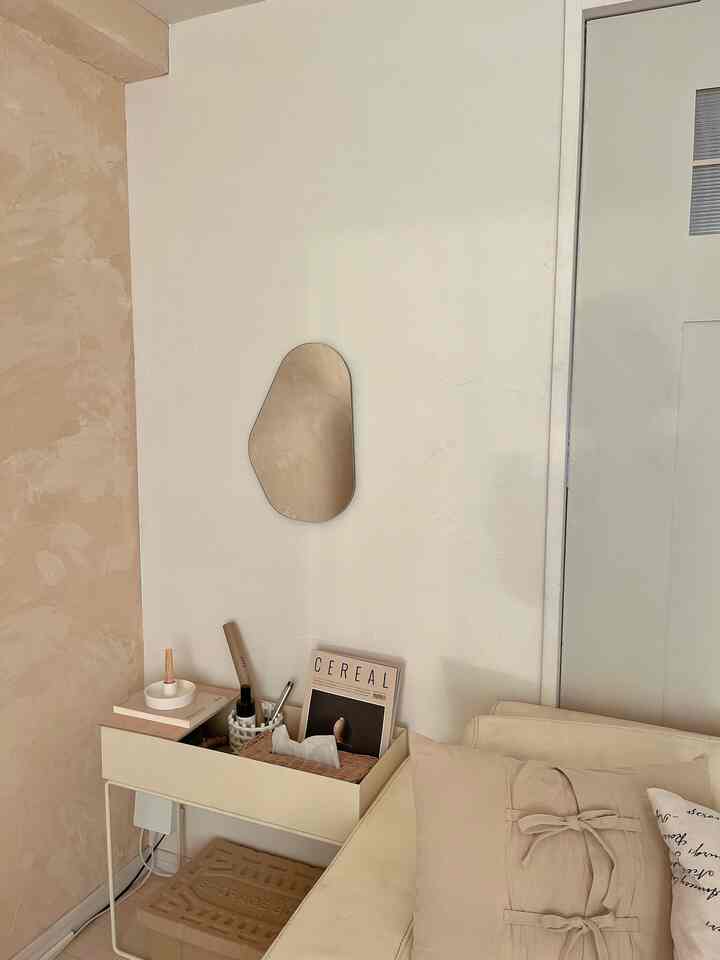 2024.11.17

ソファ横の小物置き𓂃𓂂  
プランターにまとめて置いてます。
下のパルプボックスには膝掛けを直してます◡̈ 


#リビング　#収納　#プランター