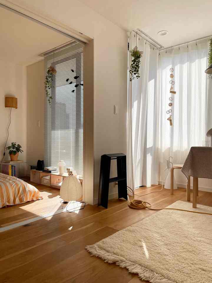 お部屋の天井や壁にインテリアを飾るために購入したルカーノの脚立。とても重宝しています☺️

#脚立 #北欧インテリア #北欧テイスト 