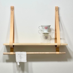 • Slowless 슬로리스 - Hanging Leather Shelf 행잉 레더 선반
주방 한켠이 허전해서 달아둔 선반인데, 저희집 포토존이 되었어요! 아기자기한 소품들부터 티클로즈, 커피 드리퍼 등을 올려두면 그 자체로 인테리어 완성입니다🤎
(무게가 가벼워서 꼭꼬핀으로도 충분히 잘 달려있어요!)
• Informalware 인포멀웨어 - Ceramic Dripper 세라믹 드리퍼 / Coffee Pot 커피팟
제가 정말 좋아하는 편집숍 인포멀웨어의 로고가 새겨진 드리퍼와 커피팟이에요. 예쁜 도구로 내린 커피는 맛도 더 좋은 것 같아요. 그냥 두기만 해도 멋진 인테리어 오브제가 되어 줍니다.
#슬로리스 #선반 #행잉선반 #나무선반 #꼭꼬핀선반
#인포멀웨어 #커피팟 #드리퍼 #드립커
#올해잘산템 #예쁜템최고야 #셀프인테리어달인
#집들이선물추천 #집에서제일바빠 #오늘의우리집 #내돈내산 #인생템 #재구매템 #추천템 #인테리어 #오늘장면한컷 #잘산템 #주방인테리어 
#우리집포토존 #우리집포토존챌린지 
#2024잘산템리뷰대회 #ftc11기이야기 #ftc11기
#쭈위트홈 #jooweethome