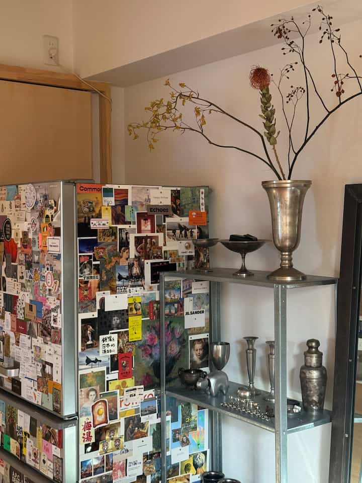 お気に入り冷蔵庫
もう少しでスペースが埋まってしまう、、
もう一台買おうかな。。

#インテリア #一人暮らし #ルームツアー #1LDK
#冷蔵庫 #コラージュ #アート