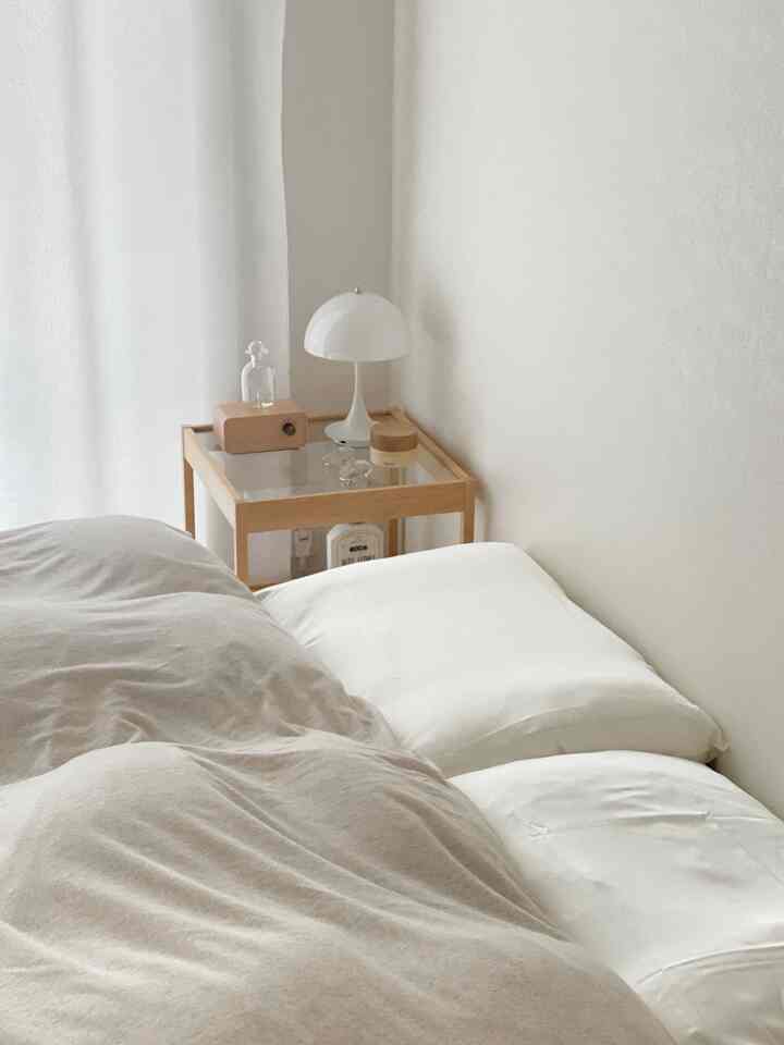 Kamar tidur terbaru.
Sarung bantal sutra direkomendasikan karena tidak membuat rambut Anda kaku dan membuat Anda tidak nyaman saat tidur!

#Kamar Tidur #寝室小物 #寝室インテリア #ベッドルームスタイリング