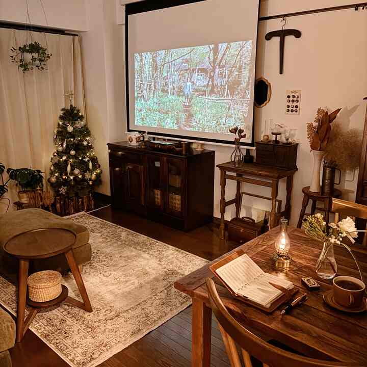 夜のお部屋🌙
"西の魔女が死んだ"は繰り返し観てる大好きな映画です♡


#アンティークインテリア #ビンテージインテリア
#クリスマス飾り 