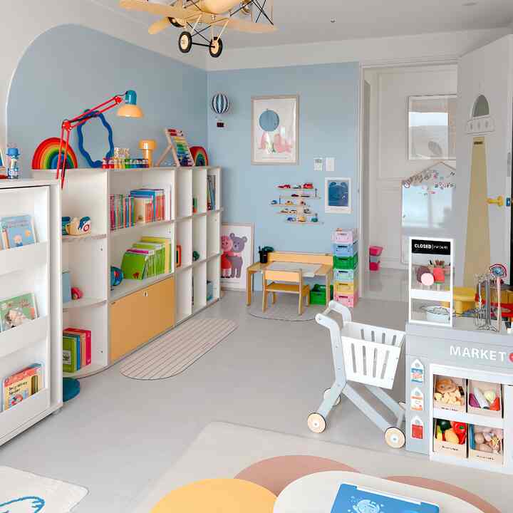 #아이방수납가구추천 

家に子供のものがどんどん増えて    #리바트책장  #아파트인테리어  #컬러풀인테리어 