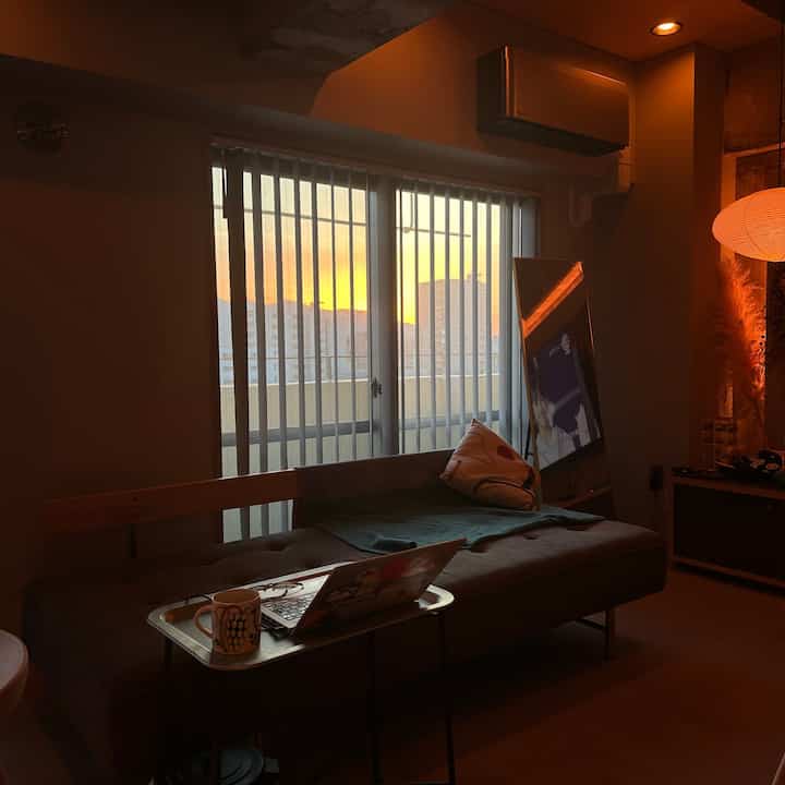 家で仕事する時間もすき
うちは西陽強めなのでとても夕日が綺麗です🌇
#ACTUS
#ARABIA
#IKEA