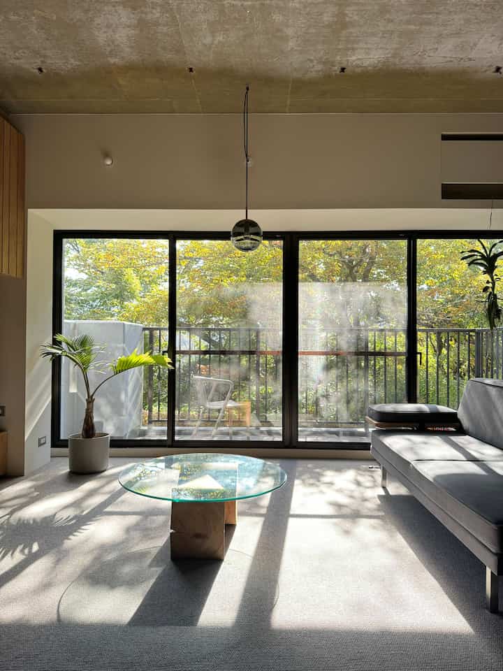 晴れた休みの朝は贅沢な時間


#マンションリノベーション
#リビング
#借景のある暮らし
#緑のある暮らし
#天井現し
#ソファ