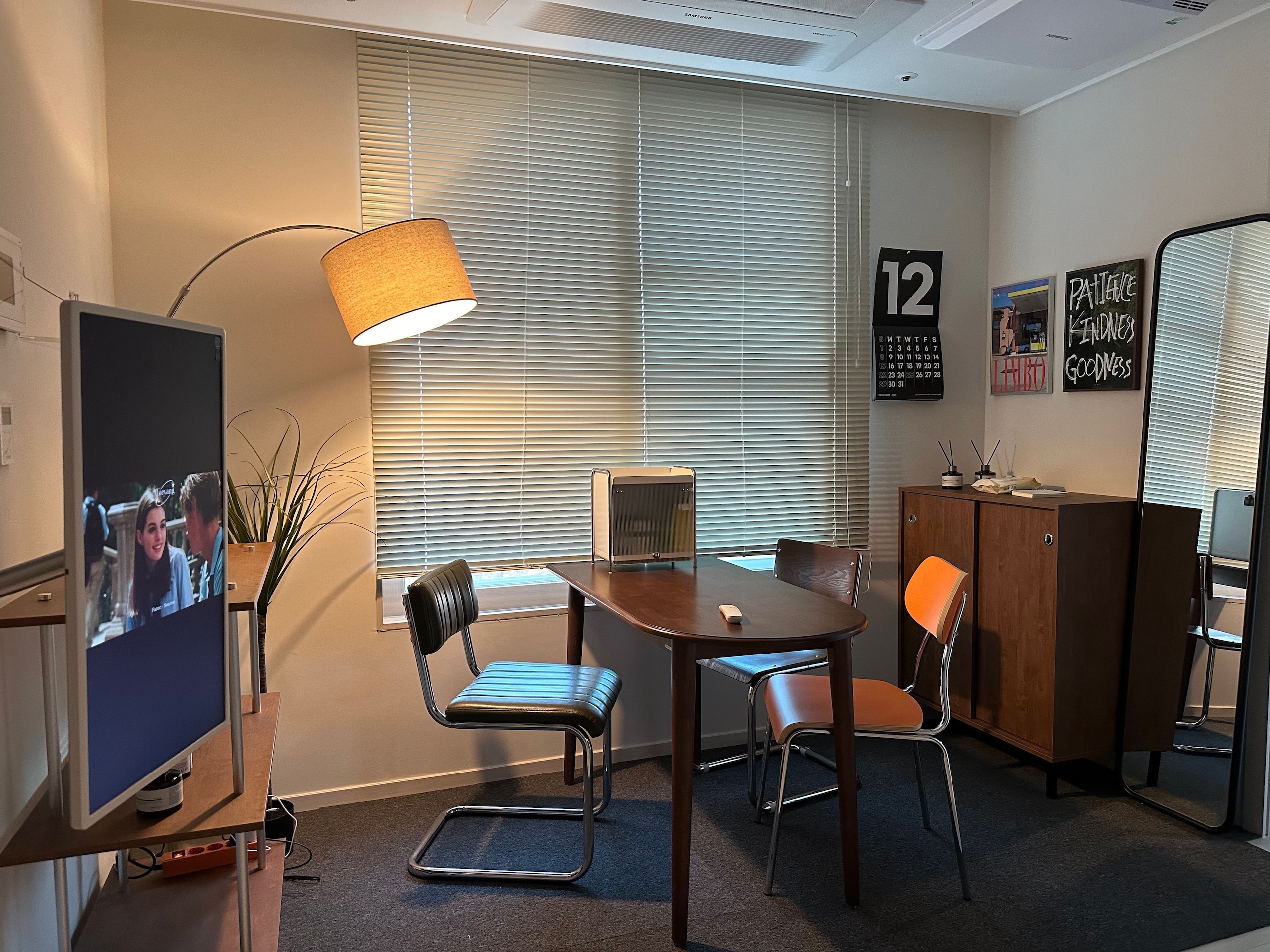 Flow Line Dining Chair user photo