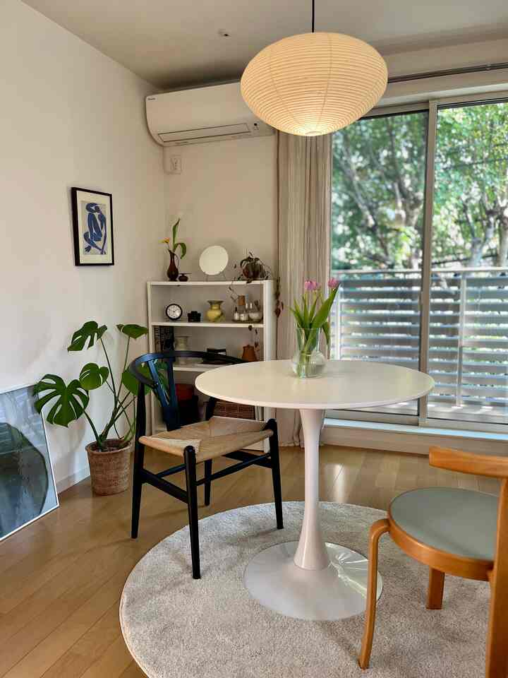 I'm thinking about changing my IKEA Billy into a vintage shelf 🧐

#IKEA lighting #IKEA棚 #ikeabilly #billy #IKEAビリー #一人暮らしインテリア #ラウンドテーブル
