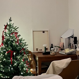#크리스마스장면한컷 #침실인테리어 #테스크테리어
오늘의 우리집♥️🕊️✨🛏️
#크리스마스트리 #겨울인테리어 #홈스타일링 #크리스마스분위기 #집꾸미기 #미니멀인테리어 #인테리어소품 #홈데코 #겨울분위기 #따뜻한집 #포근한공간 #책상인테리어 #크리스마스무드 #감성인테리어 #집스타그램 #데스크꾸미기  #내추럴무드 #셀프인테리어 #힐링공간 #겨울소품 #분위기있는공간 #감성스타그램 #포근한밤 #화이트인테리어 #우드톤인테리어 #연말분위기 
