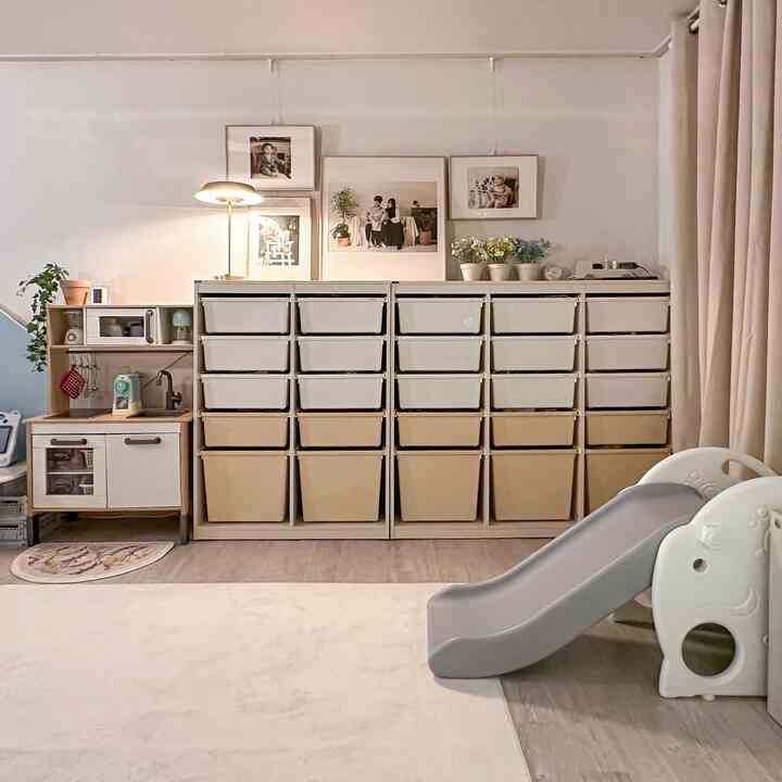 

#Recommended baby storage items #육아일상 #콘수프기록

Eunwoo's baby storage cabinet that I've used since he was a newborn!

I bought the 1305+870 combination
It's nice because it has ample storage space and it looks neat and sturdy

I mostly used it as a clothes storage cabinet👕
When the baby was young, there were a lot of things to change
So it was easy to take it out often when I stored it by part
It's a good item that we've been using well because it has ample space🙌

#22 years old #만2세 #오늘의육아
#Storage cabinet #아기수납장 #한샘 #샘키즈수납방
#Storage furniture #수납템 #장난감수납장 #내돈내산