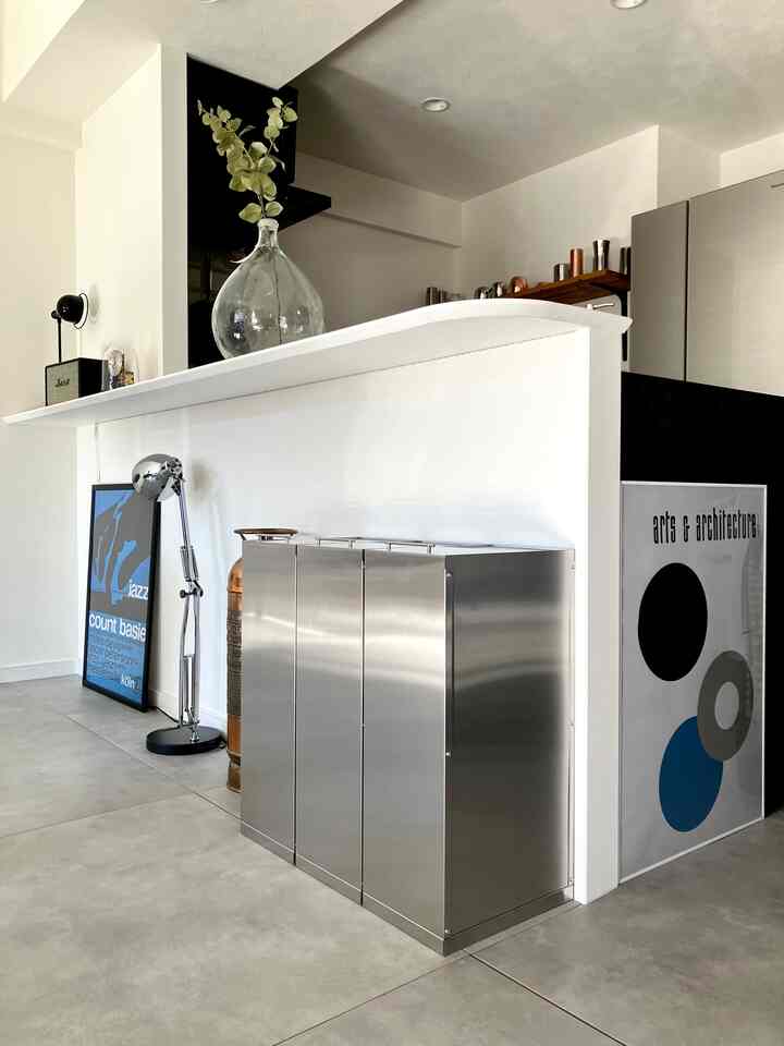 Tempat sampah keren 😎

#Kotak sampah #ステンレス #ダストボックス