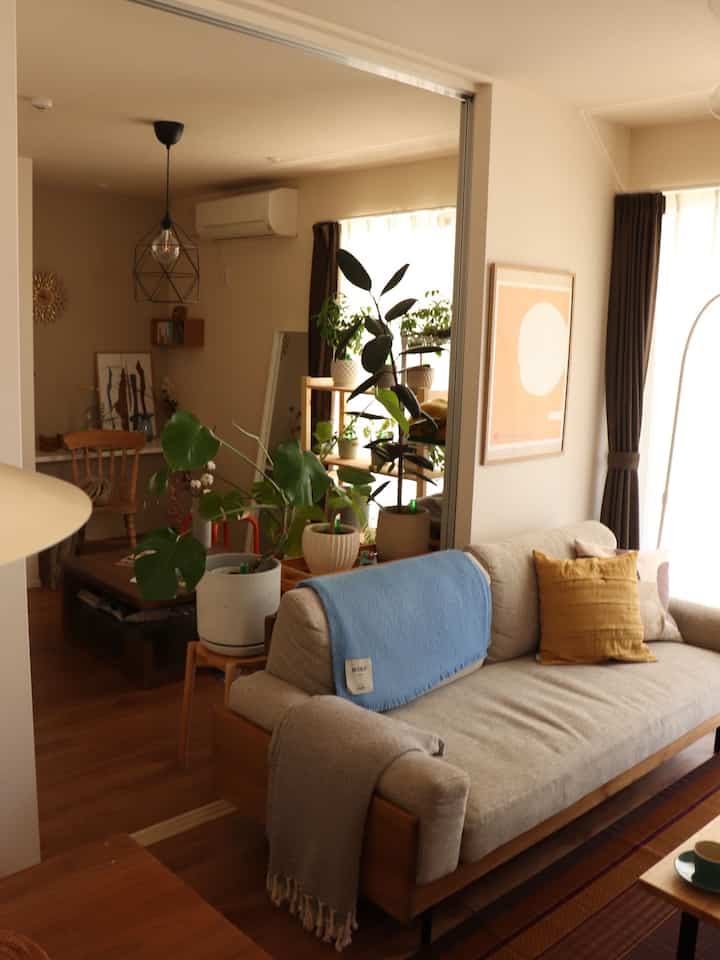 ソファーコーナー🛋️
#ソファインテリア #ソファ #リビング #リビング植物 #unico #HAY #ACTUS #イサムノグチ 