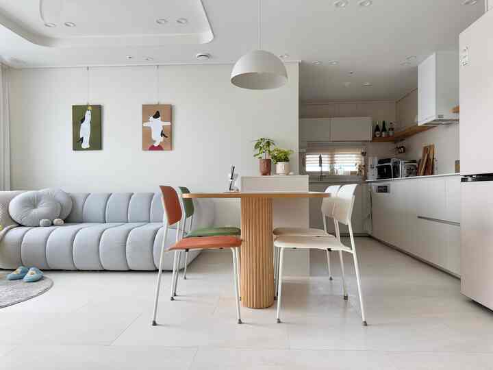 Saya lebih suka dapur daripada ruang tamu, membuat dan makan menyenangkan!
Memadukan Ruang Tamu dan Dapur #RumahElegan #InteriorRuang Makan  

#Dengan menempatkan meja island di tengah rumah kita
Ruang tamunya panjang dan dapat dilihat dari jarak 30 pyeong.
Saya mempunyai dapur #tatap muka yang besar.

📸 Saya mengambil gambar penuhnya karena saya rasa saya belum pernah menunjukkannya kepada Anda.