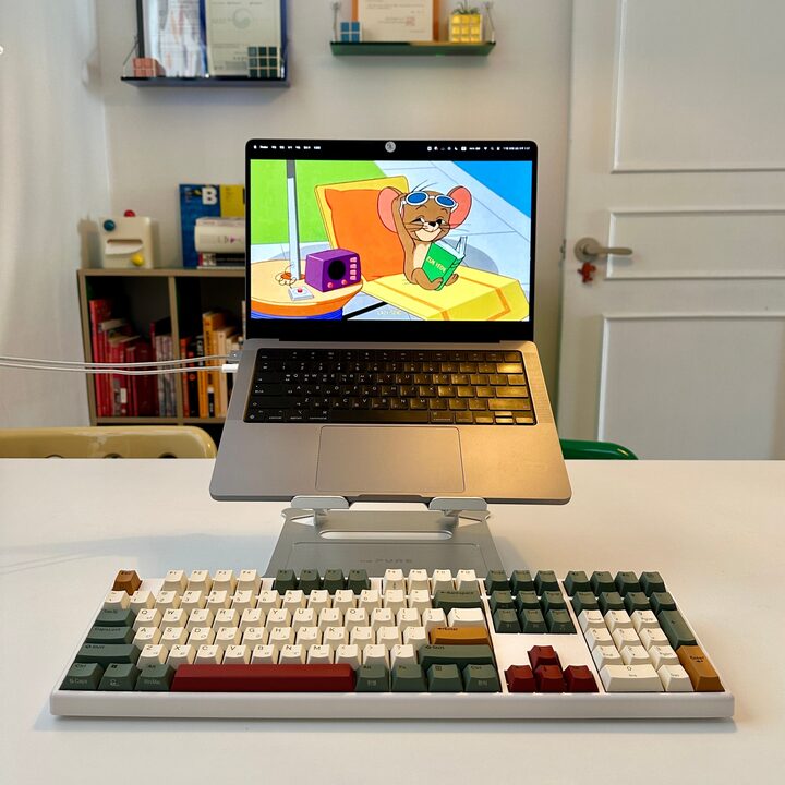 short form carousel card thumbnail