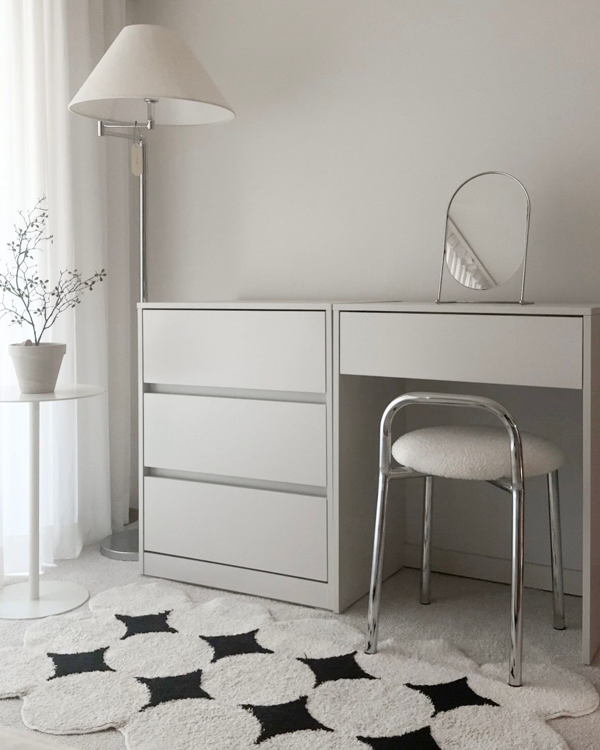 Modern Round Metal Side Tables user photo