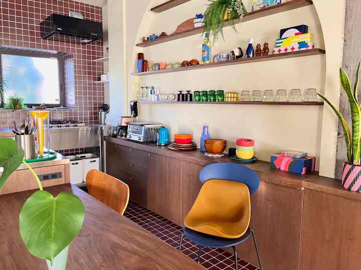 #Dapur #Perabot Dapur #Aksesori Dapur #Dekorasi Dapur #Pencahayaan Dapur #Penyimpanan Dapur #Aksesori Dapur #Interior Dapur #Ubin #Lantai Ubin #Renovasi #Rumah Terpisah #Renovasi Rumah Terpisah #Warna-warni #Interior Berwarna-warni #Pertengahan Abad #Pertengahan Abad #IKEA # TESAMMANS #peralatan makan #lemari #kaca #warna-warni #interior warna-warni #renovasi #kitcheninterior